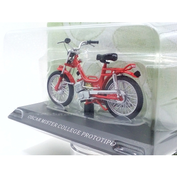 Oscar Mister College Prototipo - skala 1:18 - Leo Models